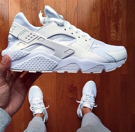 fake nike huaraches white